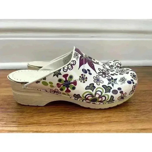 Sanita Clogs Sz 39 Open Back Mules Purple Floral Print Danish Funky Comfort Cute - Picture 2 of 12